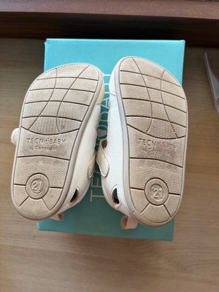 Zapato niña T21 respetuoso
