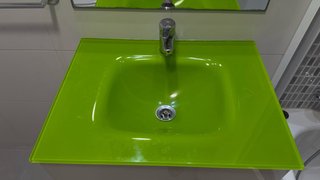 Mueble de baño con encimera de cristal