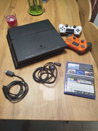 Súper Pack PS4 1TB + 2 Mandos + 7 Juegos + cables