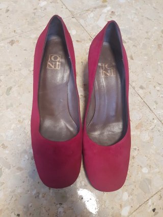 Zapatos de salón rojos