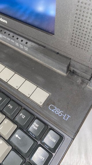 Commodore C286-LT Computer Portatile Vintage 1991