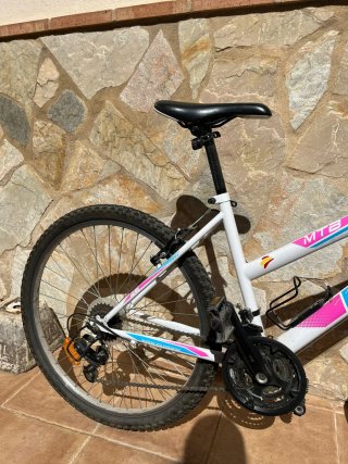Bicicleta Neón Bike 26 niña seminueva