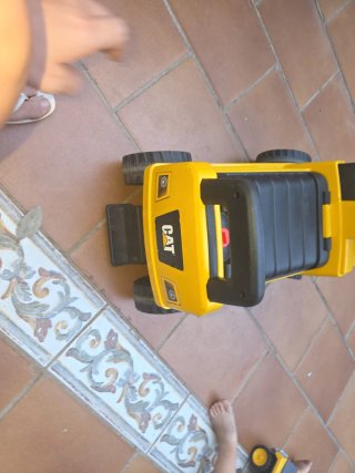 Excavadora infantil CAT