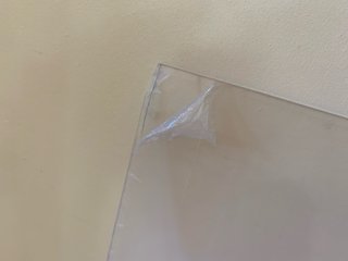 Plancha de plexiglás/vidrio plástico + cúter