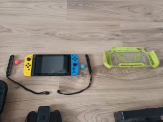Nintendo Switch Blu/Giallo + Accessori