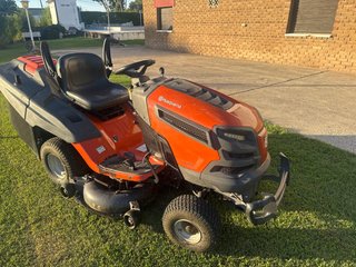 Tractor Husqvarna TC 342T 350h cortacesped