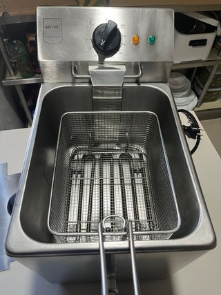 Freidora Eléctrica Metro 8L