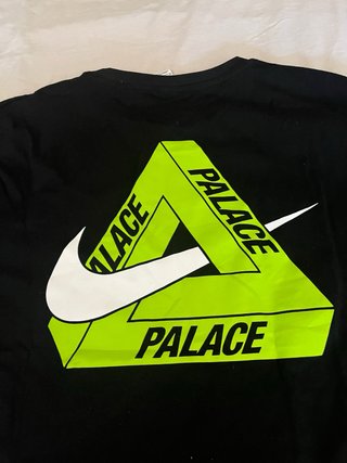 Camiseta Nike x Palace Negra