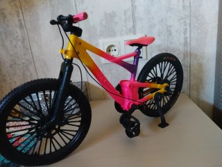 Bicicleta Nancy Muñeca con Casco