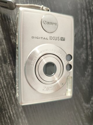 Canon IXUS V2 Cámara Digital + Accesorios