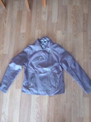 Chaqueta símil piel violeta