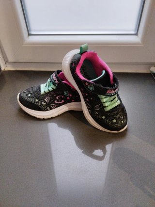 Lote 2 pares zapatillas infantiles talla 27