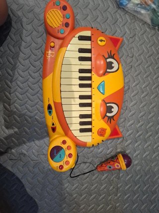 Teclado de juguete infantil con micrófono