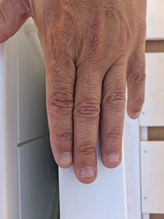 Cuna artesana demadera de castaño
