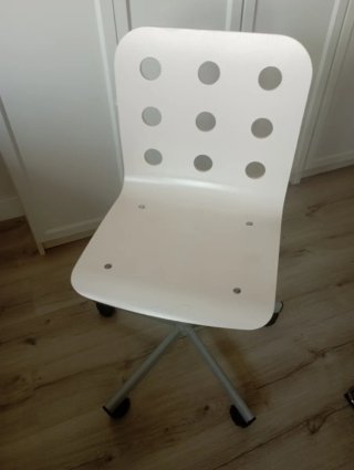 Silla Ikea blanca con ruedas (otra igual en venta)