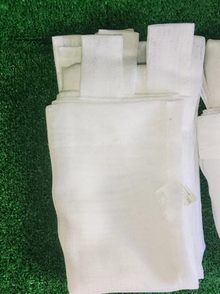 Juego 2 visillos blancos con trabillas
