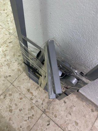 Mesa estudio adaptable altura negra y plata
