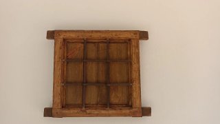 Ventanas antiguas de madera y metal