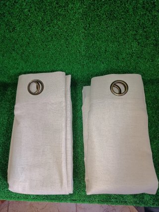 Cortinas beige semitransparentes