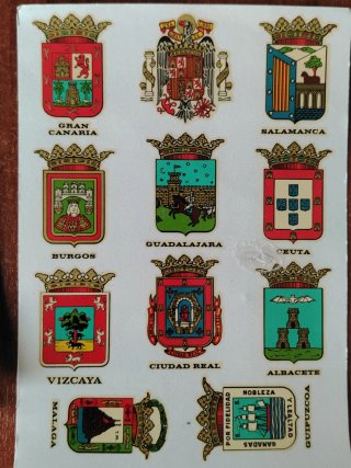 Calcamonias antiguas de escudos de ciudades