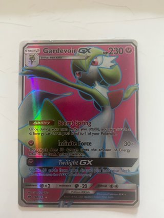 Carta Pokémon Gardevoir GX 140/147