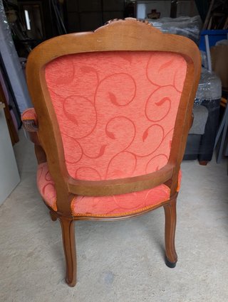 Elegante sillón estilo Luis XV