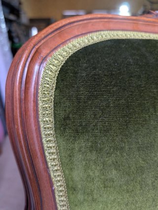 Elegante sillón estilo Luis XV