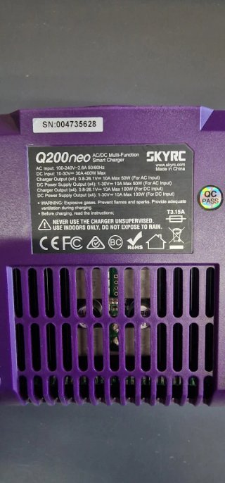 Cargador SkyRC Q200neo