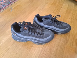 Nike Air Max 95 negras talla 42.5