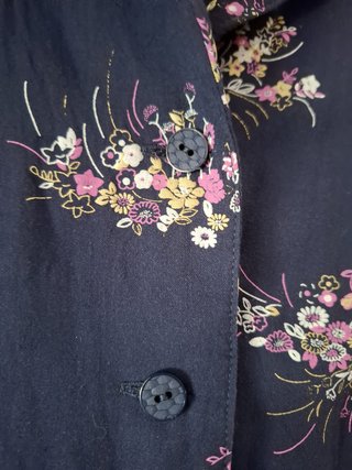 Chaqueta entallada floral azul marino
