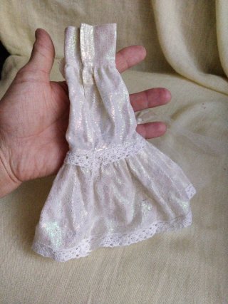 Vestido de muñeca Famosa brillante