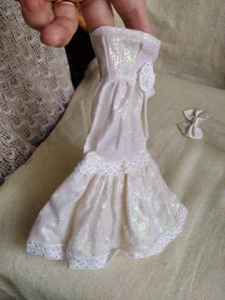 Vestido de muñeca Famosa brillante