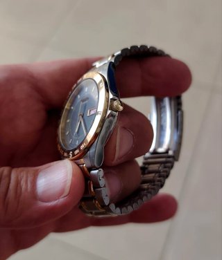 Reloj SEIKO bicolor NUEVO con bisel brújula