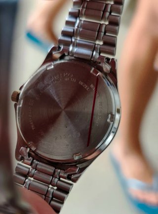 Reloj SEIKO bicolor NUEVO con bisel brújula