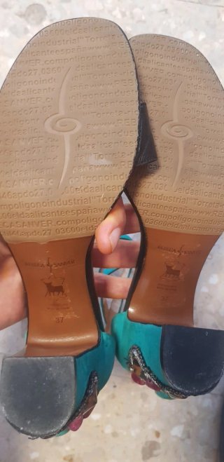 Sandalias REBECA SANVER tacón negro y turquesa