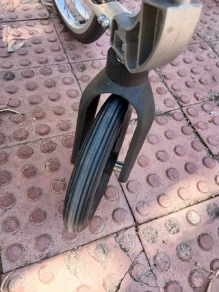 Silla de ruedas plegable.De Alumnio. muy ligera