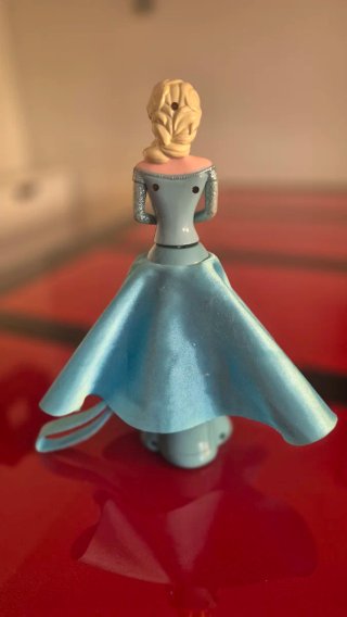 Muñeca Elsa Frozen con copo de nieve