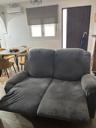 Sofá y sillón de terciopelo gris