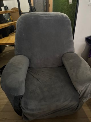 Sofá y sillón de terciopelo gris