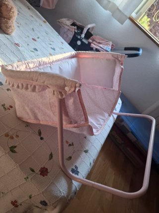 Cuna colecho de juguete rosa