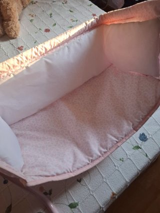 Cuna colecho de juguete rosa