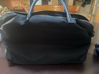 Bolso de mano y bandolera negro