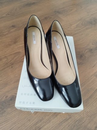 Zapatos Geox charol negro · 36,5 · Tacón 9 cm