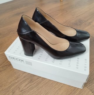 Zapatos Geox charol negro · 36,5 · Tacón 9 cm
