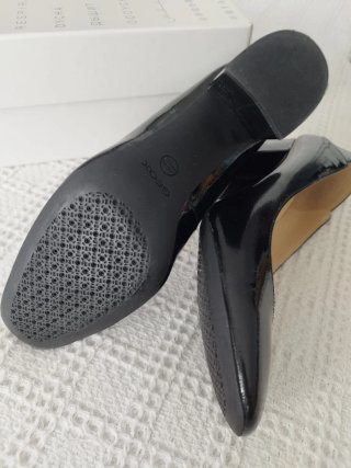 Zapatos Geox charol negro · 36,5 · Tacón 9 cm