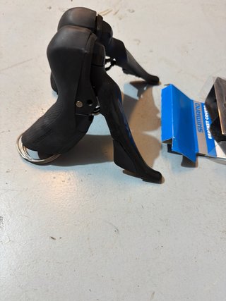 Manetas Shimano GRX RX600 2*11