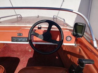 Barco Glastron V-142 con remolque