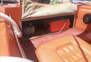 Barco Glastron V-142 con remolque