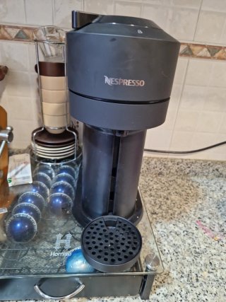 Cafetera Nespresso Vertuo Next o cambio por normal