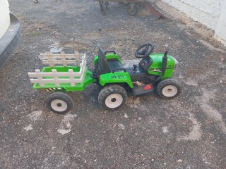 Tractor a batería infantil, con música,marchas,luz
